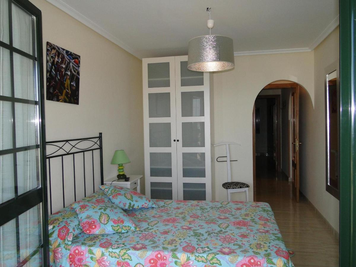 נוחה Apartamentos El Pinedo מראה חיצוני תמונה