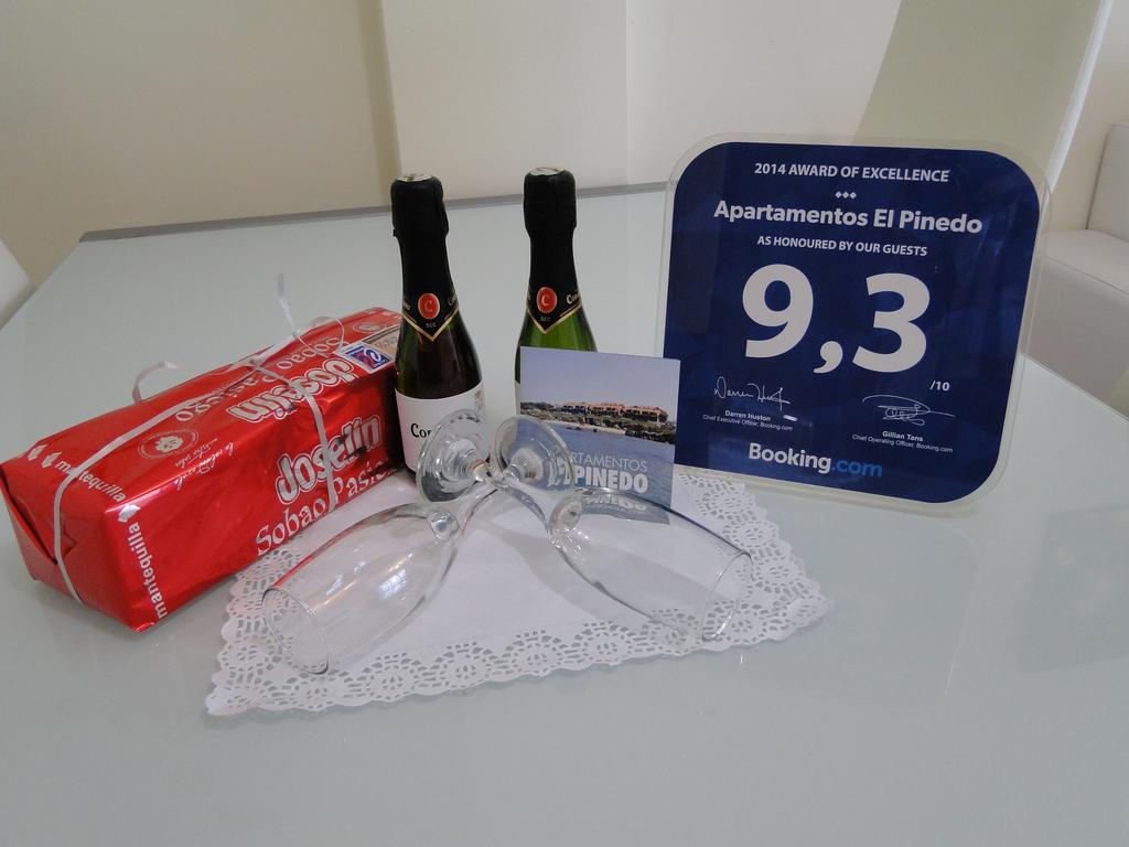 נוחה Apartamentos El Pinedo חדר תמונה