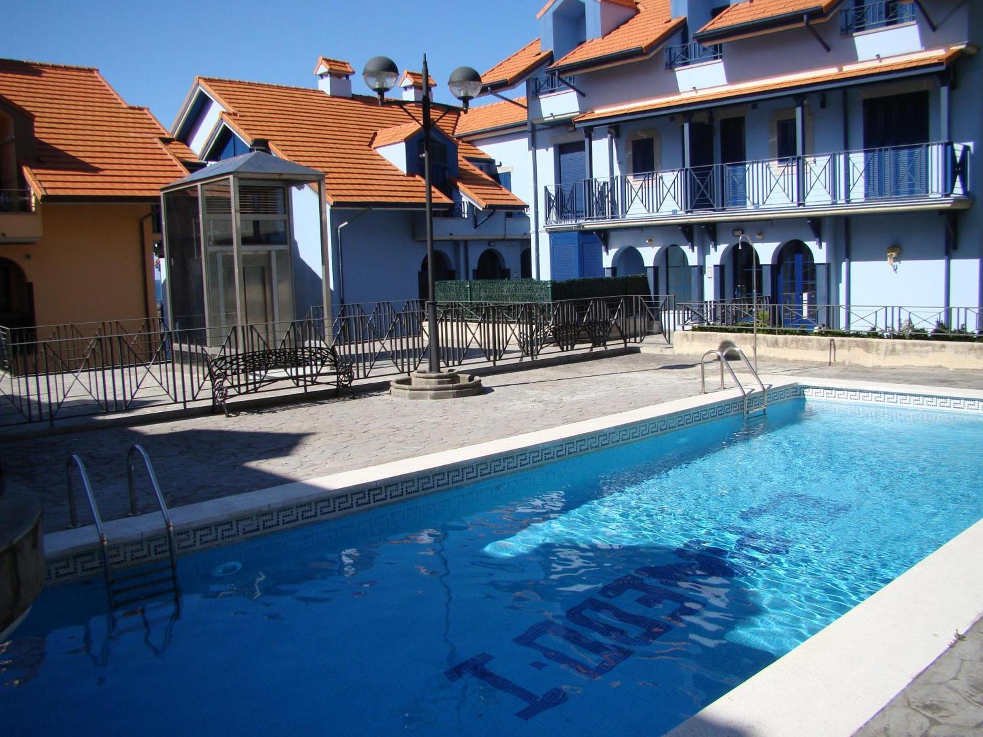 נוחה Apartamentos El Pinedo מראה חיצוני תמונה
