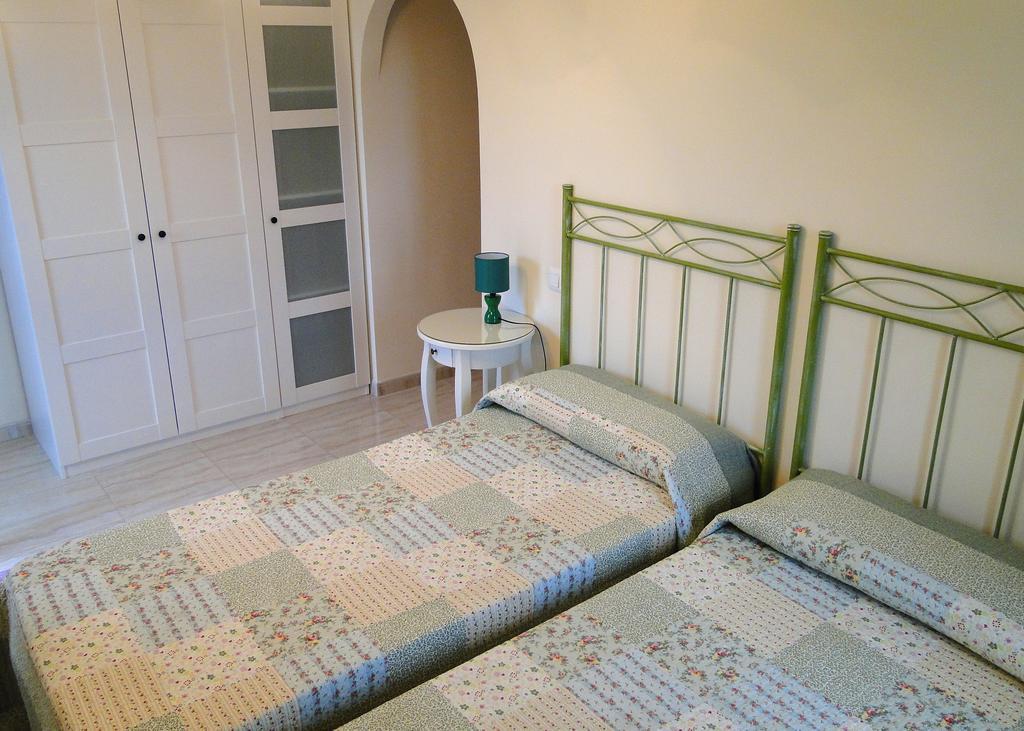 נוחה Apartamentos El Pinedo חדר תמונה