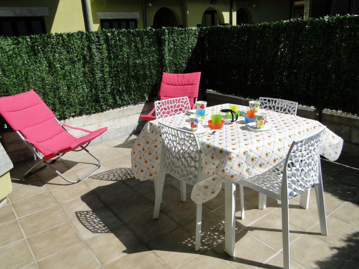 נוחה Apartamentos El Pinedo מראה חיצוני תמונה