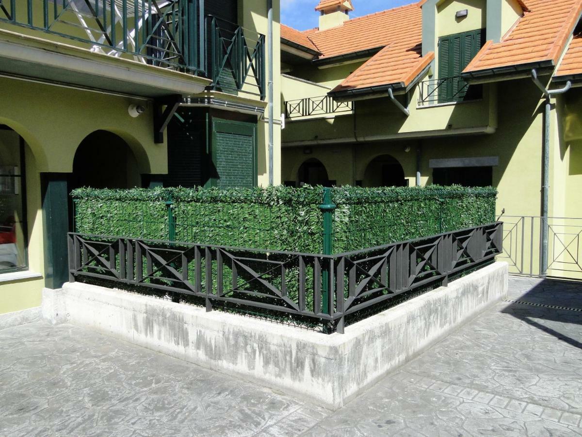 נוחה Apartamentos El Pinedo מראה חיצוני תמונה